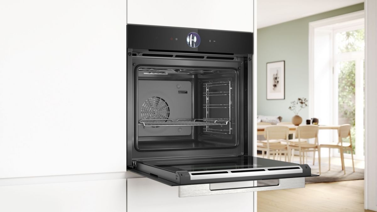 Bosch HBG7363B1 Einbau-Backofen schwarz EEK:A+